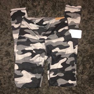 BNWT full length camo Reebok leggings